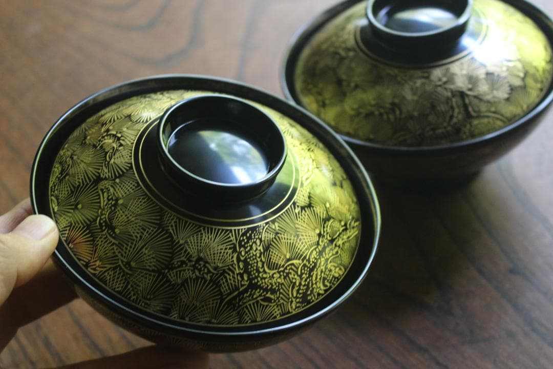デッドストック！端正な黒漆に極上松葉沈金の映えるお椀2点（検輪島塗蒔絵椀雑煮椀