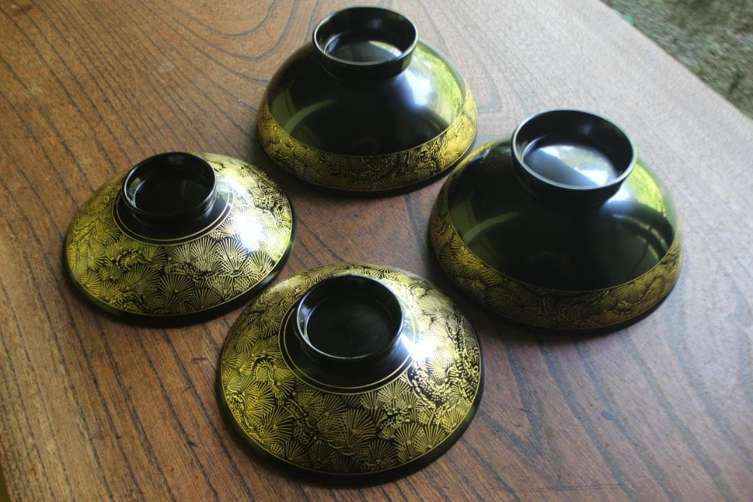 デッドストック！端正な黒漆に極上松葉沈金の映えるお椀2点（検輪島塗蒔絵椀雑煮椀