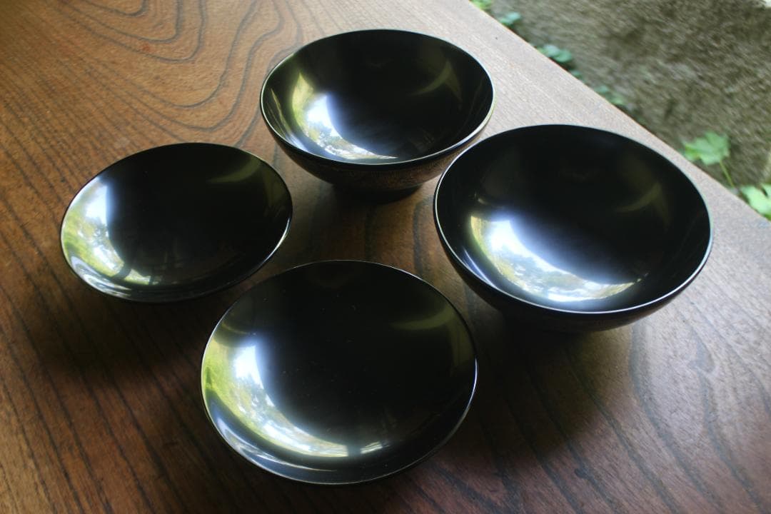 デッドストック！端正な黒漆に極上松葉沈金の映えるお椀2点（検輪島塗蒔絵椀雑煮椀