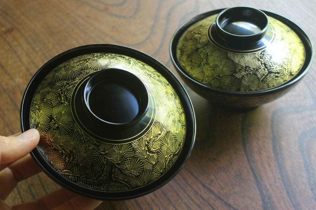 デッドストック！端正な黒漆に極上松葉沈金の映えるお椀2点（検輪島塗蒔絵椀雑煮椀