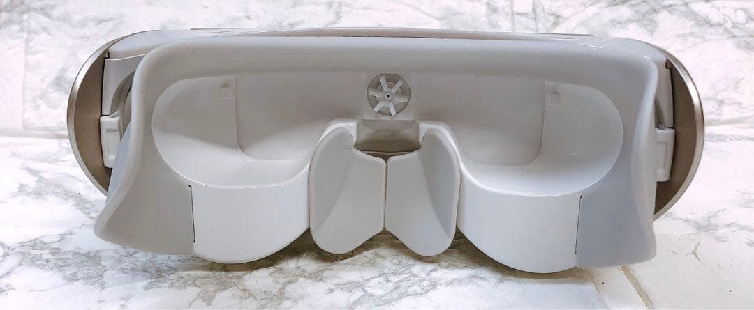 未使用品　パナソニック　目もとエステ　ゴールド調 EH-CSW68-N