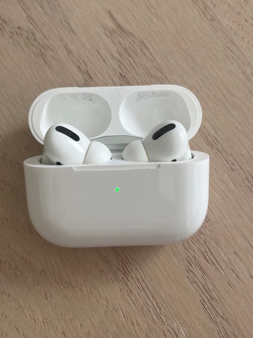 Apple AirPods Pro(両耳、充電ケースフルセット)