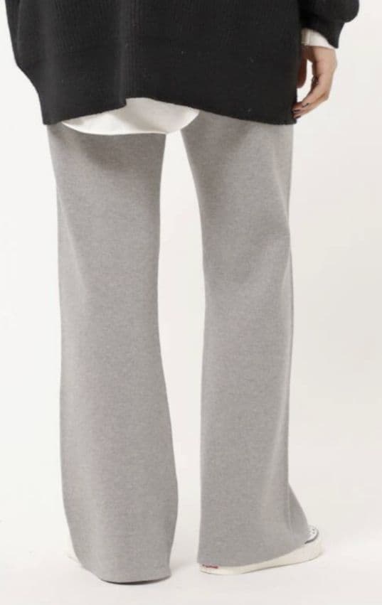 あっこ様　　　　AP STUDIO スムージーニットパンツ　グレー