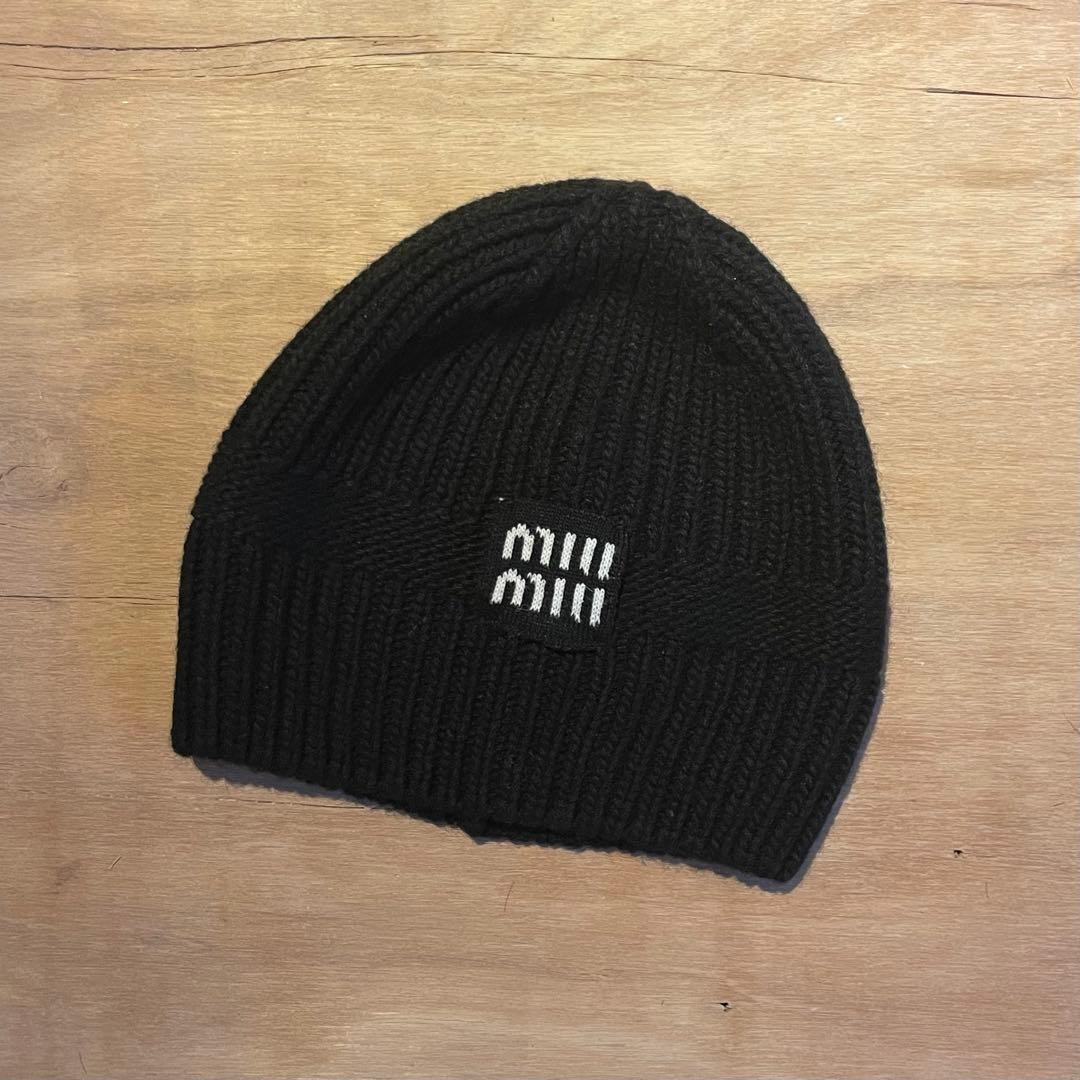 MIU MIU ブラック ニット帽 ビーニー
