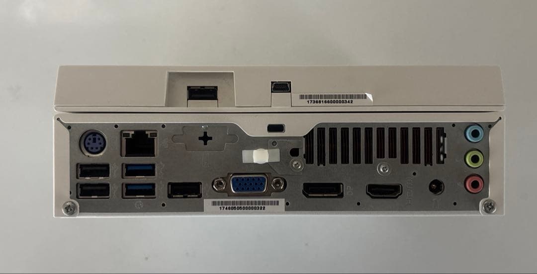 EPSON 第9世代CPU ミニPC コンパクトデザイン