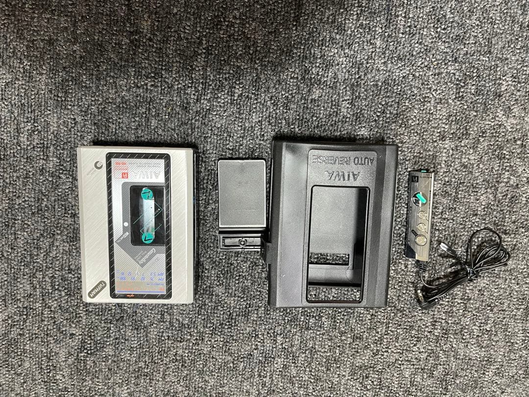 AIWA カセットプレーヤー HS-R8 (ジャンク品)