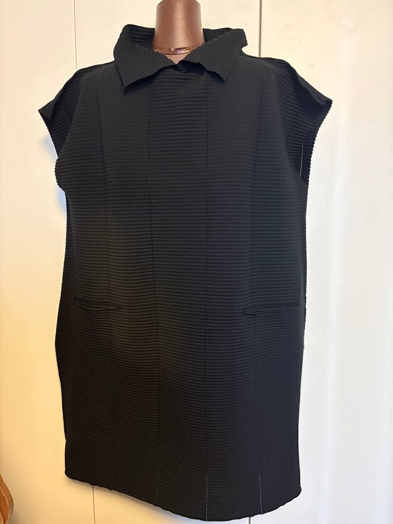 プリーツプリーズ　me バルーンシルエット　黒チュニック／ワンピース