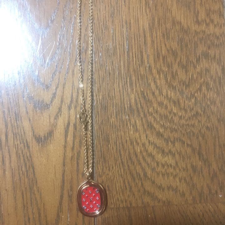 ヴィトン　モノグラム　ロゴネックレス