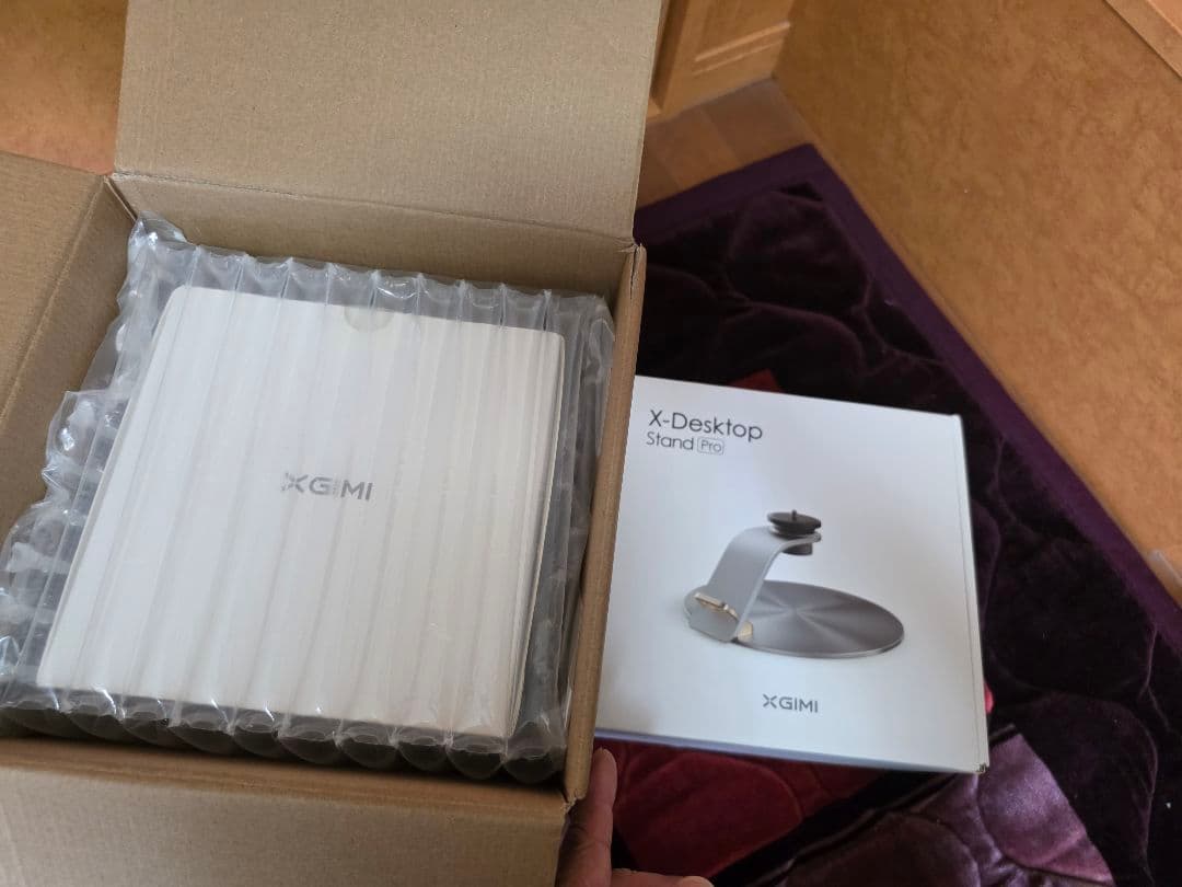 「XGIMI HALO+ モバイルプロジェクター」 スタンドも無料セット可能