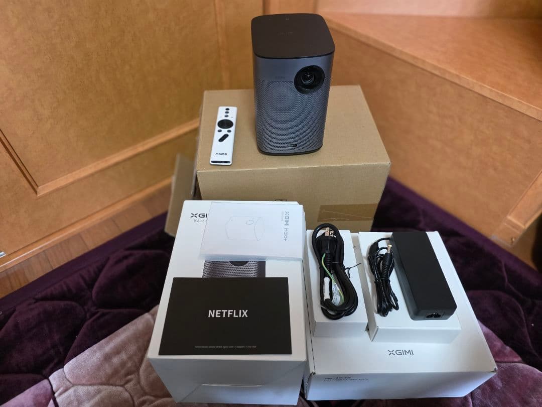 「XGIMI HALO+ モバイルプロジェクター」 スタンドも無料セット可能