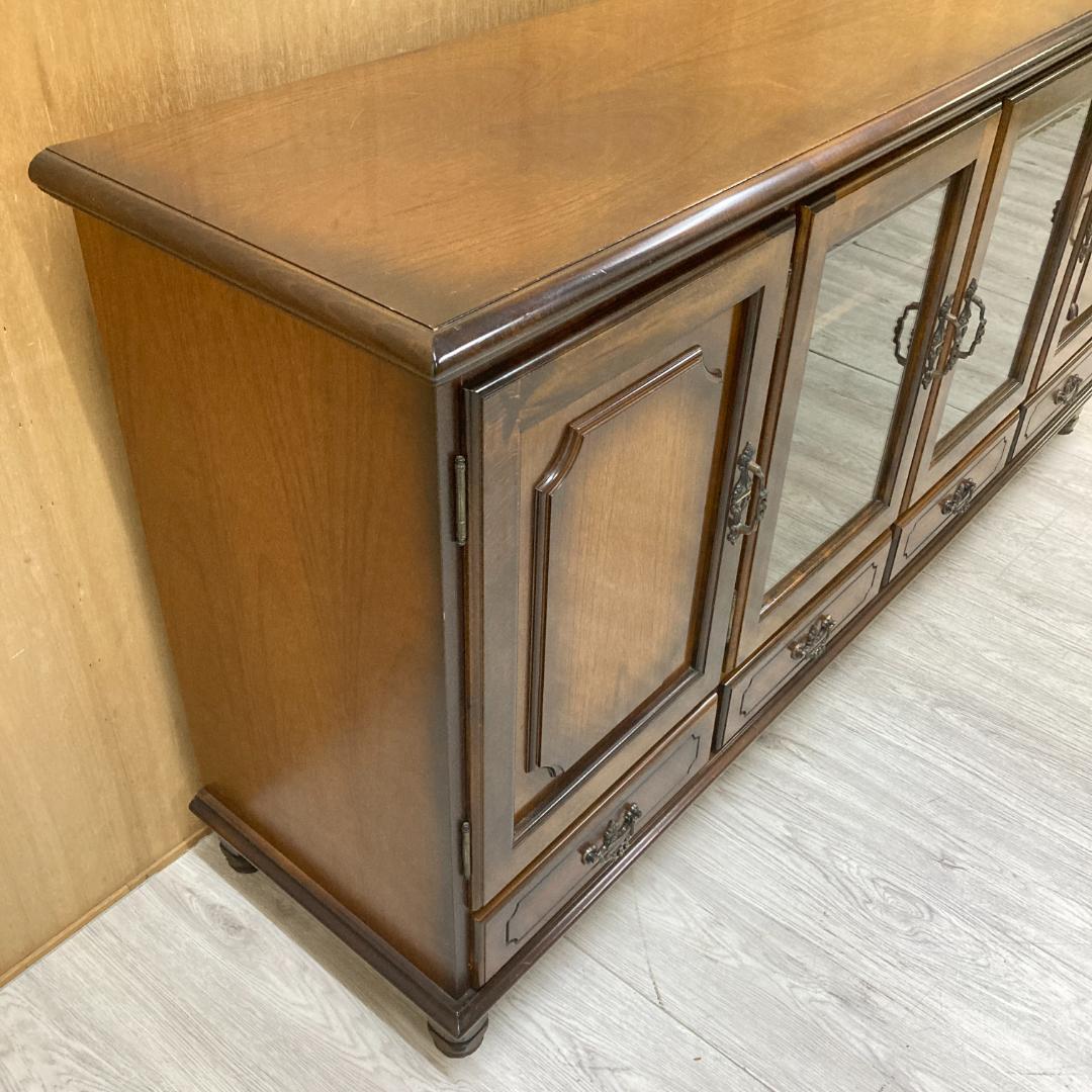 【カリモク】コロニアル　サイドボード　リビングボード　キャビネット