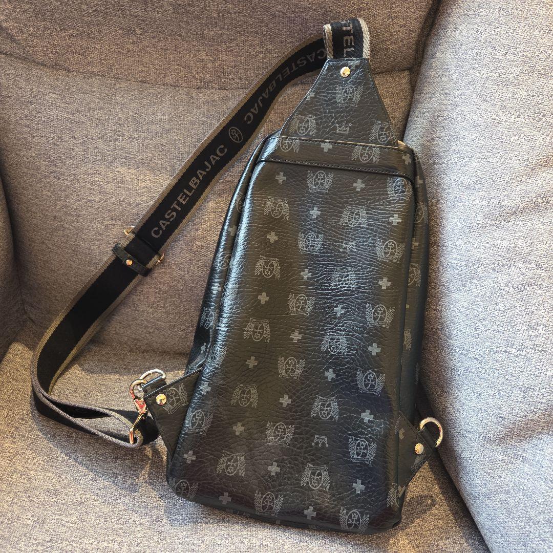 【 はや 】CASTELBAJAC ブラック ショルダーバッグ