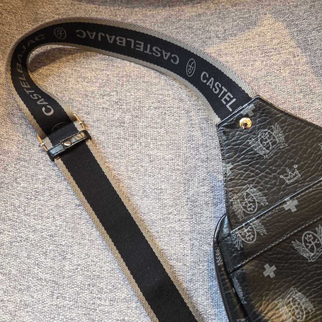 【 はや 】CASTELBAJAC ブラック ショルダーバッグ