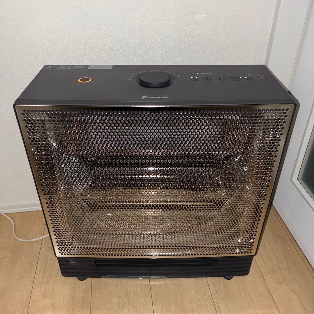 極美品！！2024年製DAIKIN 遠赤外線暖房機　ハイブリッドセラムヒート