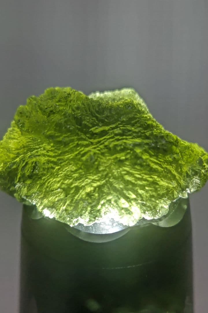 [鑑別書付]天然モルダバイト原石 22.07g[C7224]