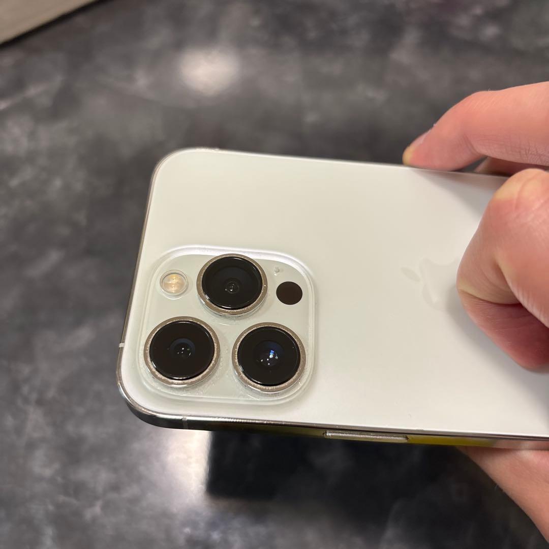 Apple iPhone 13 Pro シルバー 本体 ケース フィルム付き