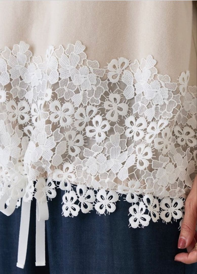 BEARDSLEY裾レースコットンカットソー