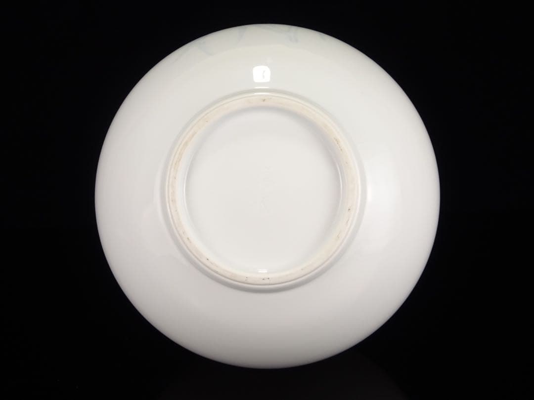 人間国宝　井上萬二　本人作　白磁　染彫　花文　壷　丸壷　花瓶　花器　花入