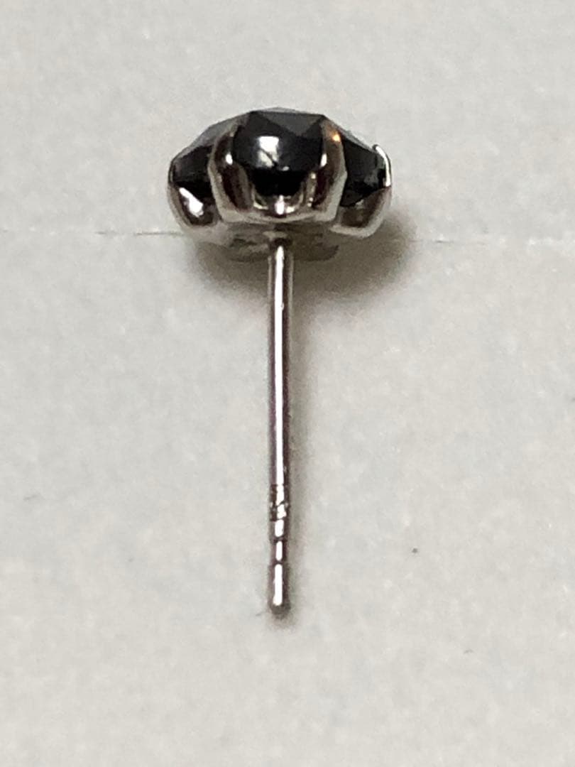 PT900 天然ブラックダイヤ0.5カラットピアス刻印あり 品質保証書 片耳用