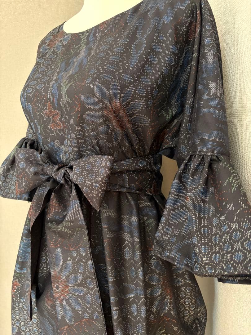 ★着物リメイク★　大島紬　フリル袖のゆったりワンピ　ブルー＆ブラック