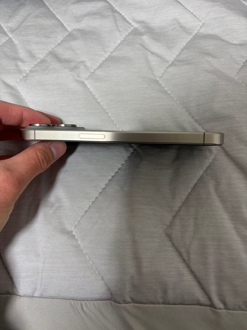 iPhone 15 Pro ナチュラルチタニウム SIMフリー　箱あり