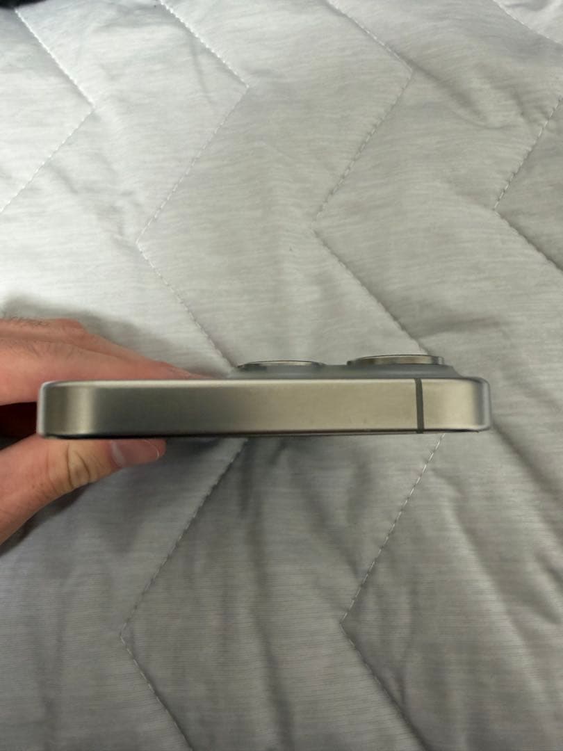 iPhone 15 Pro ナチュラルチタニウム SIMフリー　箱あり