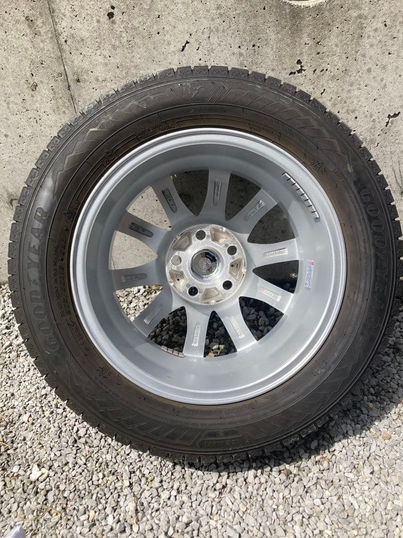 スタッドレスタイヤ　GOOD YEAR 205／60R16 92Q 16インチ