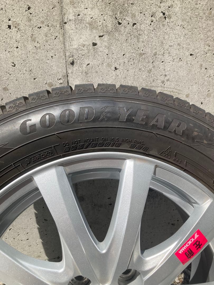 スタッドレスタイヤ　GOOD YEAR 205／60R16 92Q 16インチ
