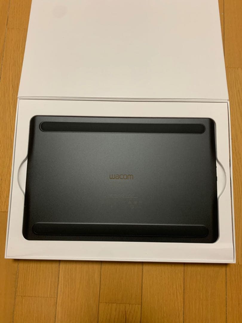 ワコム Intuos Pro Medium ペンタブレット PTH-660/K…