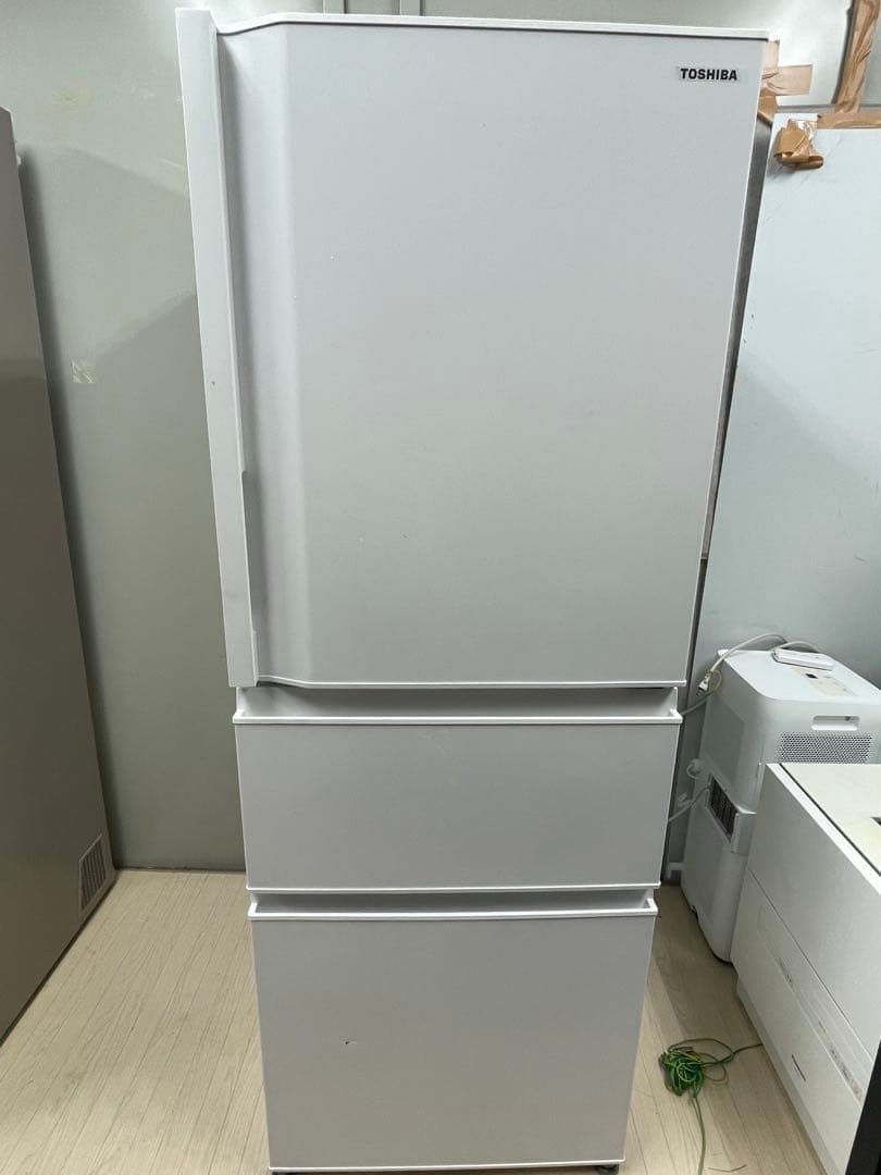 東芝　冷蔵庫GR-U33SC 2023年製