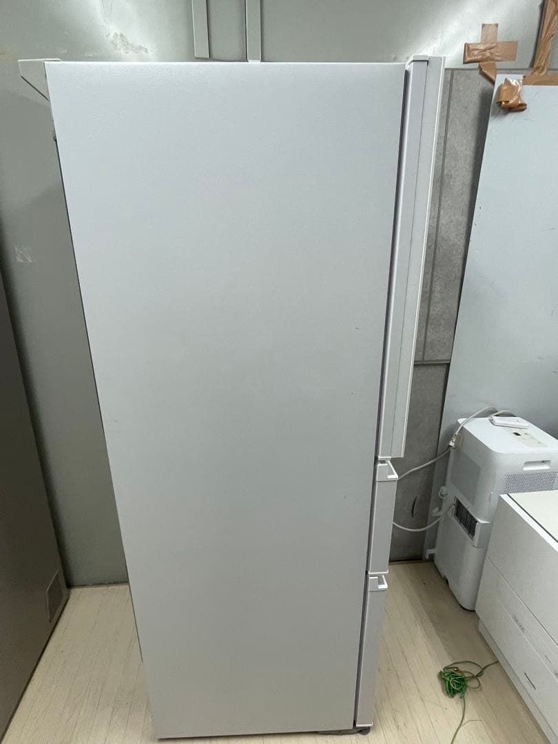 東芝　冷蔵庫GR-U33SC 2023年製