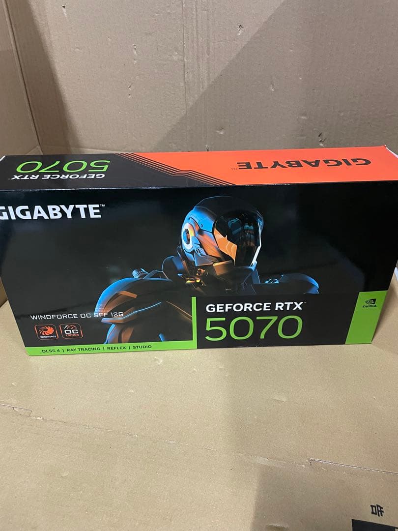 GIGABYTE Geforce RTX5070 搭載 グラフィックボード