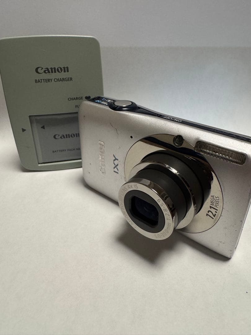 Canon IXY DIGITAL 200F コンパクトデジタルカメラ充電器付き