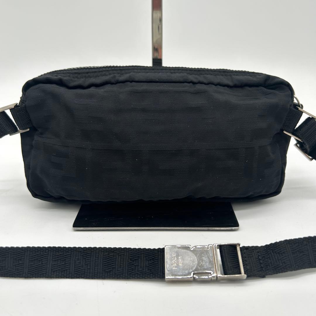 【美品】フェンディ ズッカ ボディバッグ ウエストポーチ ズッカ ナイロン 黒