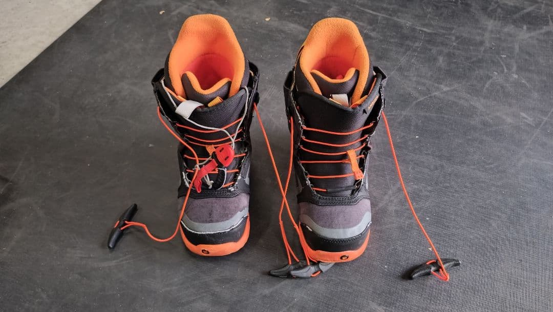 Burton 子供用スノーボードブーツ とUNION ビィンディング