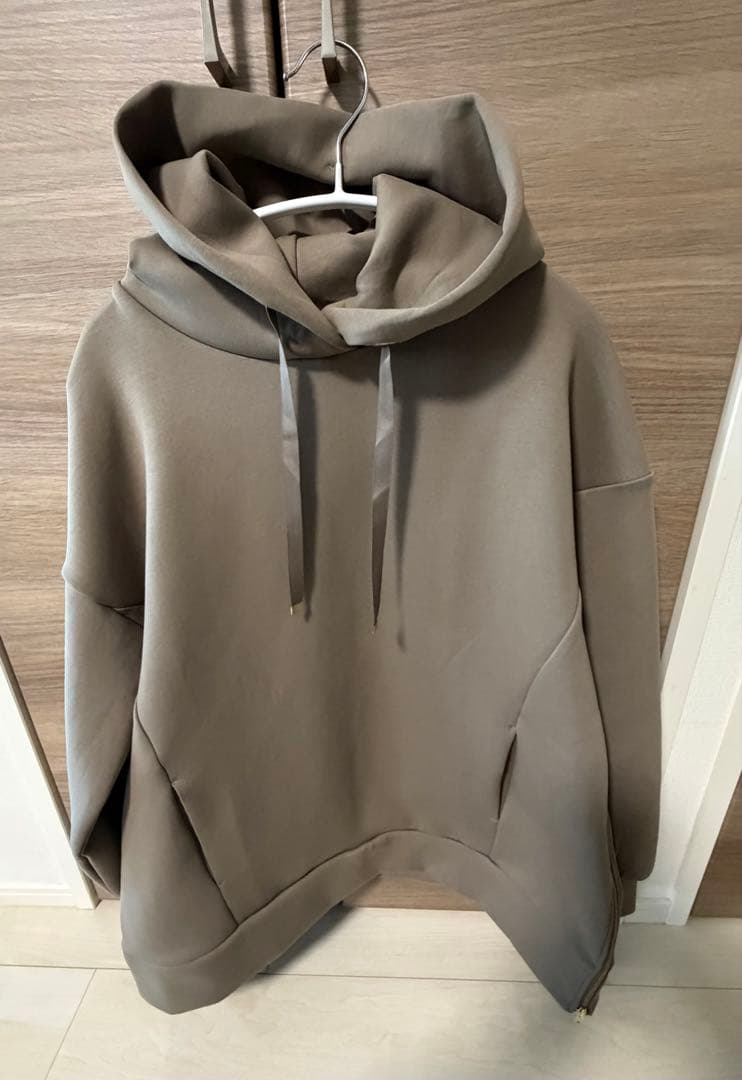 Emma Taylor エマテイラー サイドジップダンボールニットフー　モカ