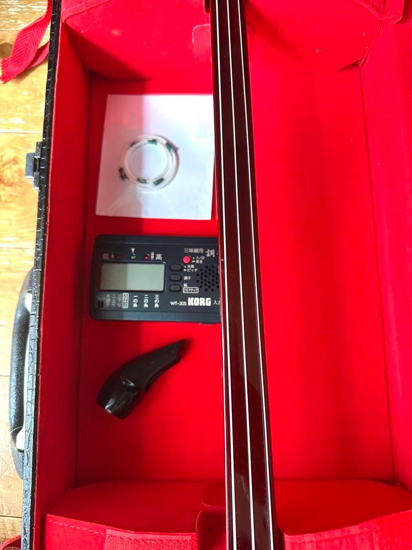 ヘビ皮製三線 本体とケース付き