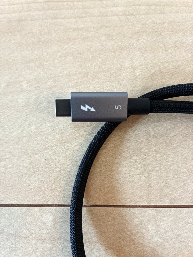 【美品】SATECHI USB4 NVMe SSD Pro エンクロージャー