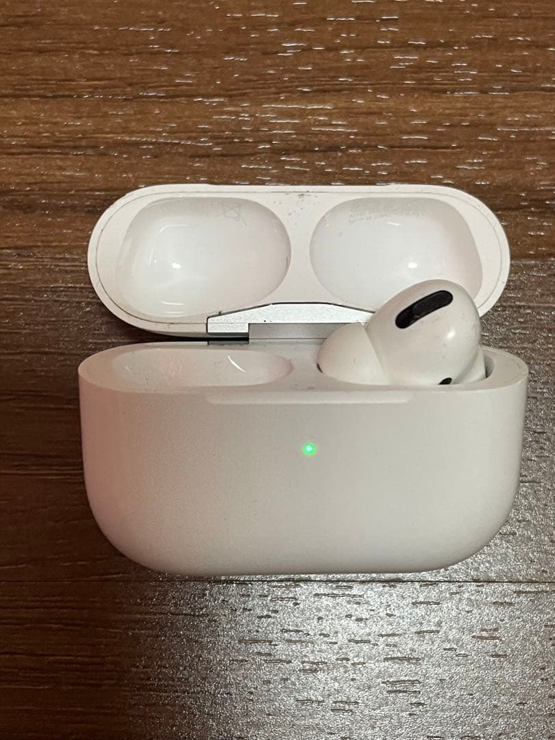 AirPods Pro ホワイト 右と充電ケース