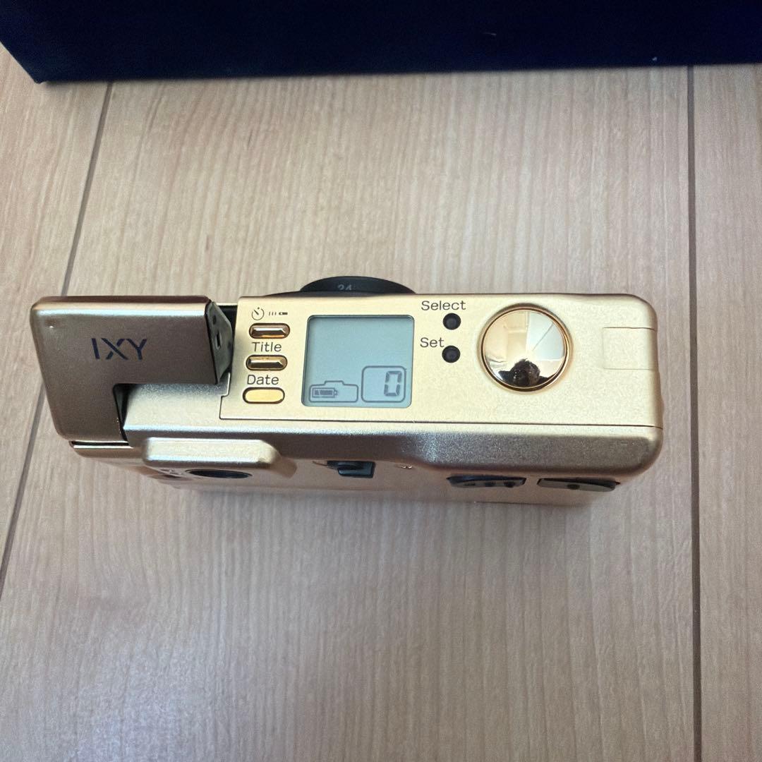 キヤノン60周年を記念して発売された特別限定モデルです。