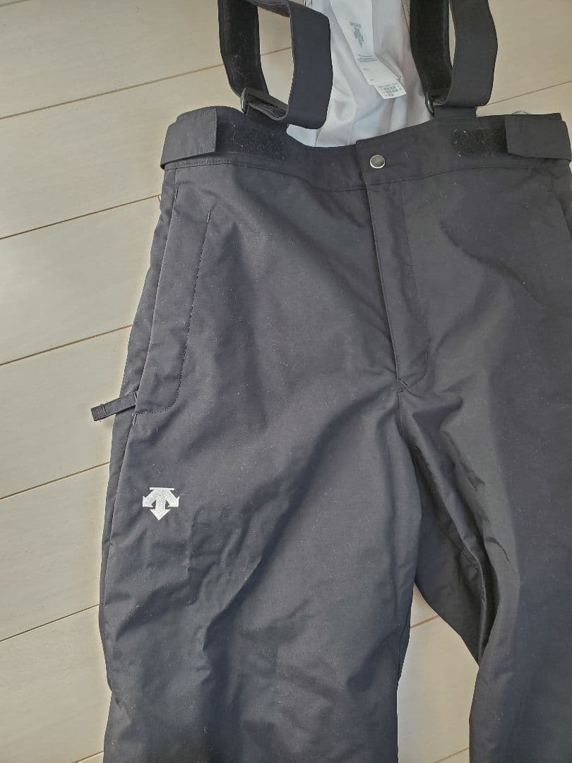DESCENTE スキーウェア　上下セット　調整機能付き　150