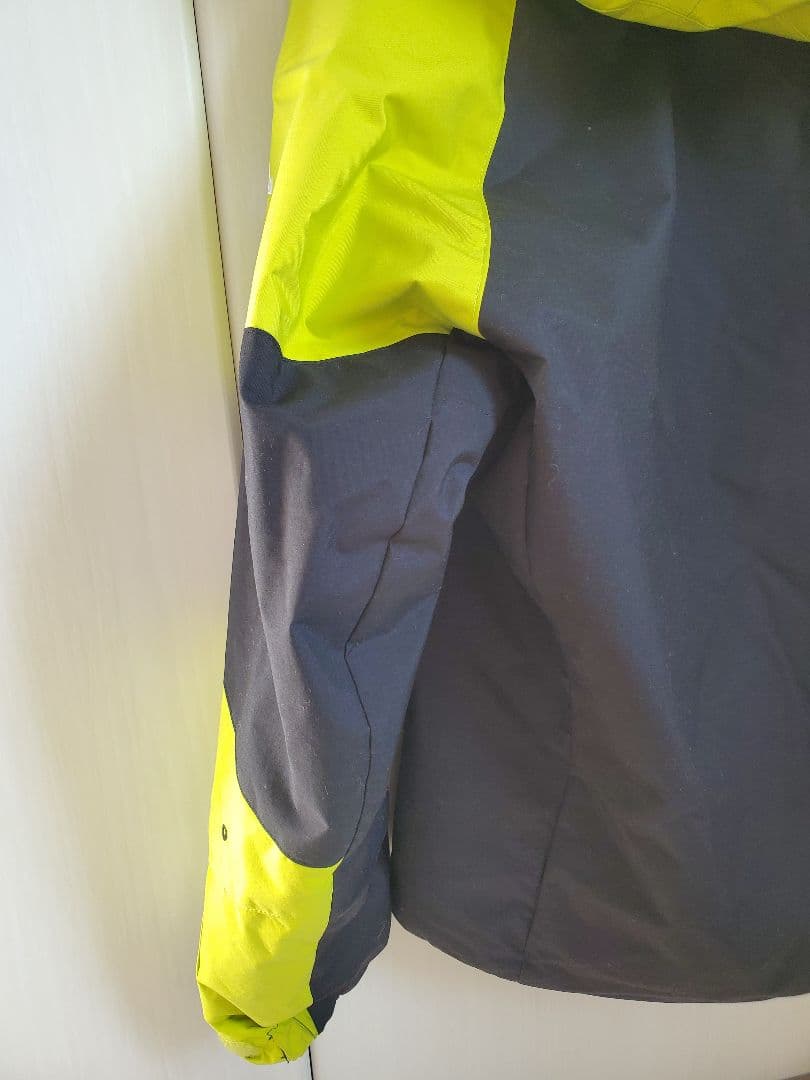 DESCENTE スキーウェア　上下セット　調整機能付き　150