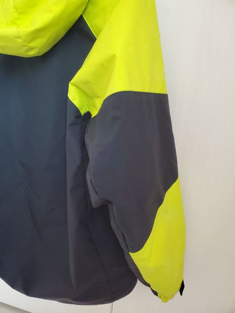 DESCENTE スキーウェア　上下セット　調整機能付き　150