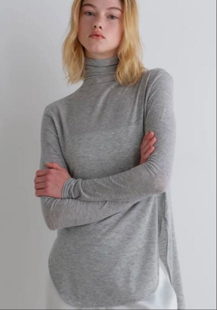 【新品未使用品】LE PHIL ルフィル　シアージャージートップス　タグ付