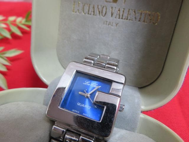 t*p様 6ee1082 レディース腕時計5個/Louis Lass