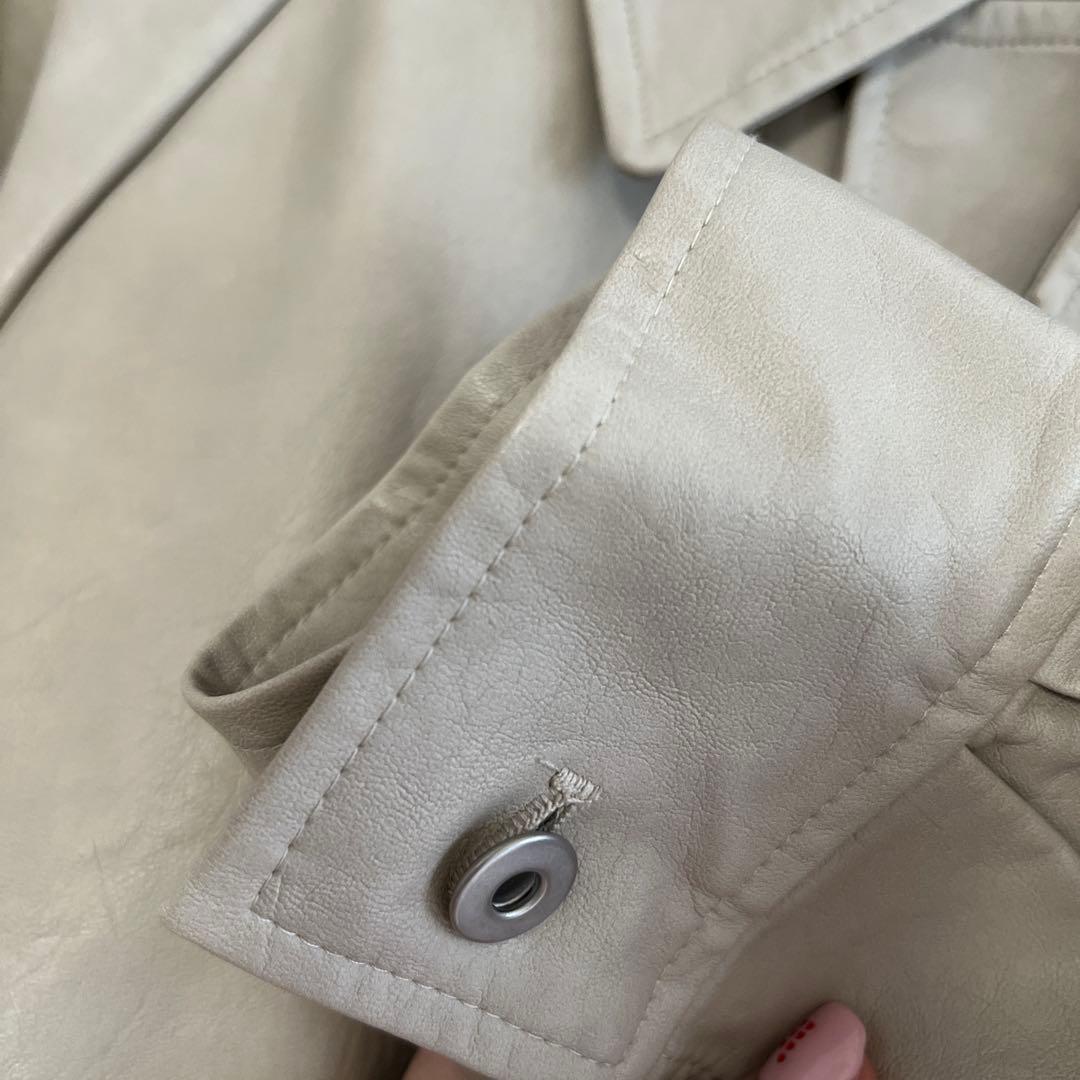 Kastane フェイクレザーショートブルゾン カスタネ アイボリー