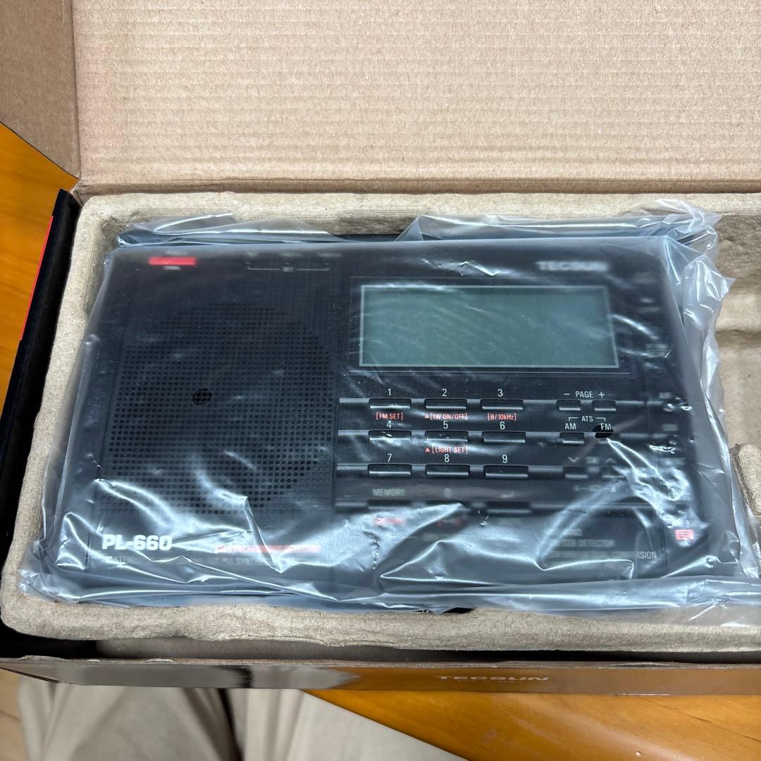 未使用品　TECSUN PL-660 ワールドバンド受信機/ラジオ