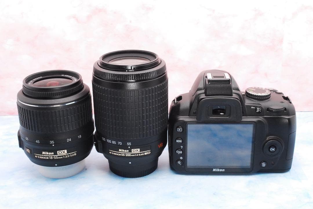 Nikon D3000☆手ぶれ補正Wレンズ☆一眼レフカメラ☆実用品☆
