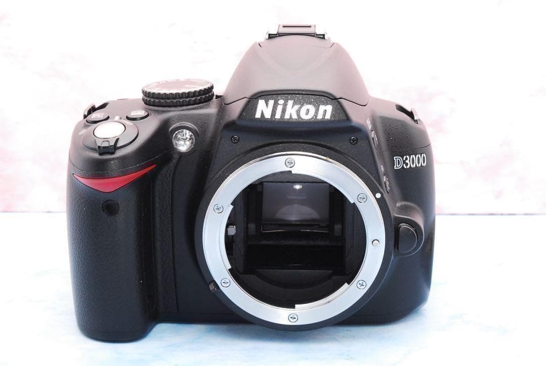 Nikon D3000☆手ぶれ補正Wレンズ☆一眼レフカメラ☆実用品☆