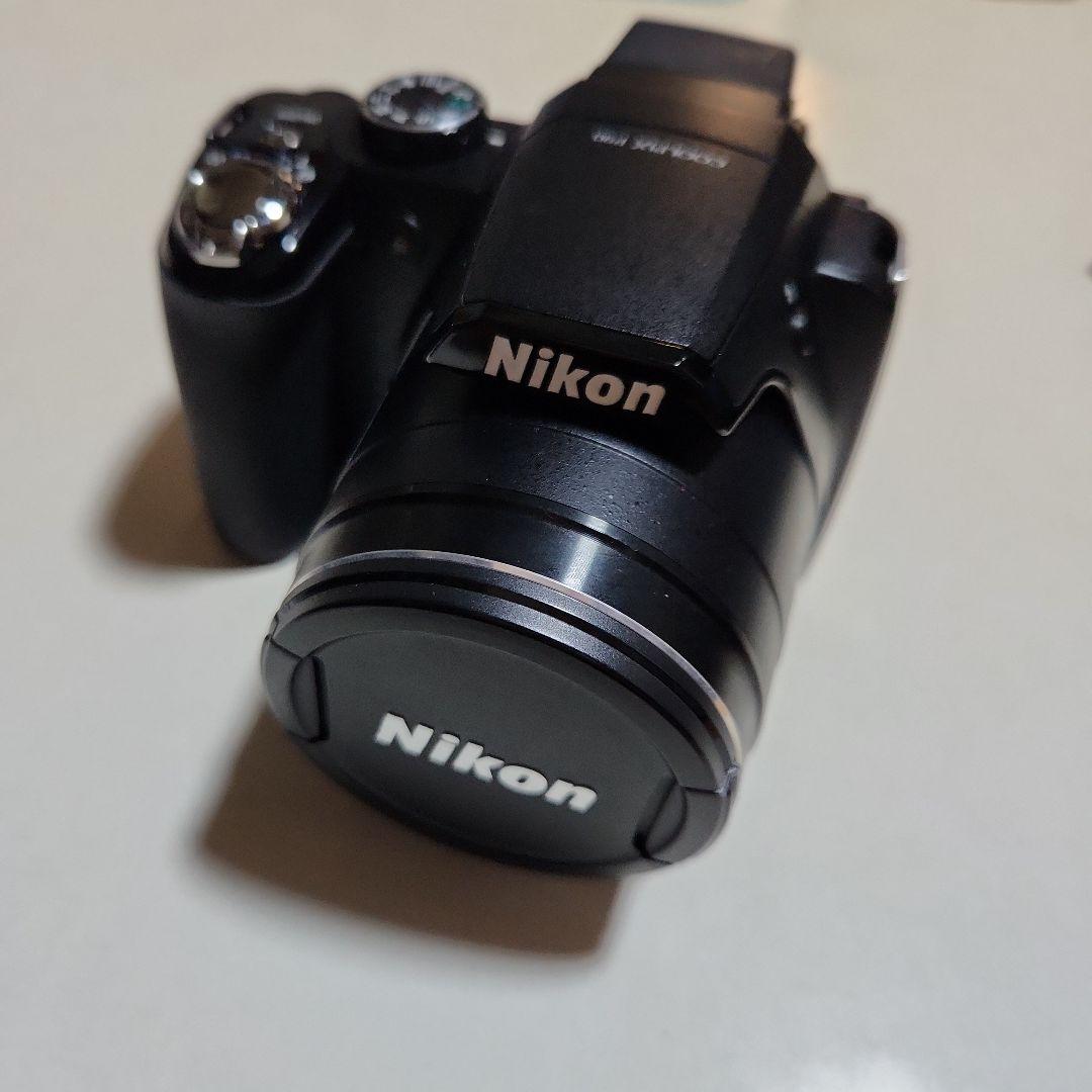 Nikon Coolpix P90 本体と付属品